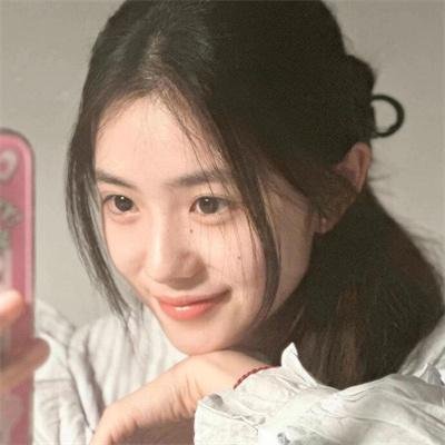 她房间里的云